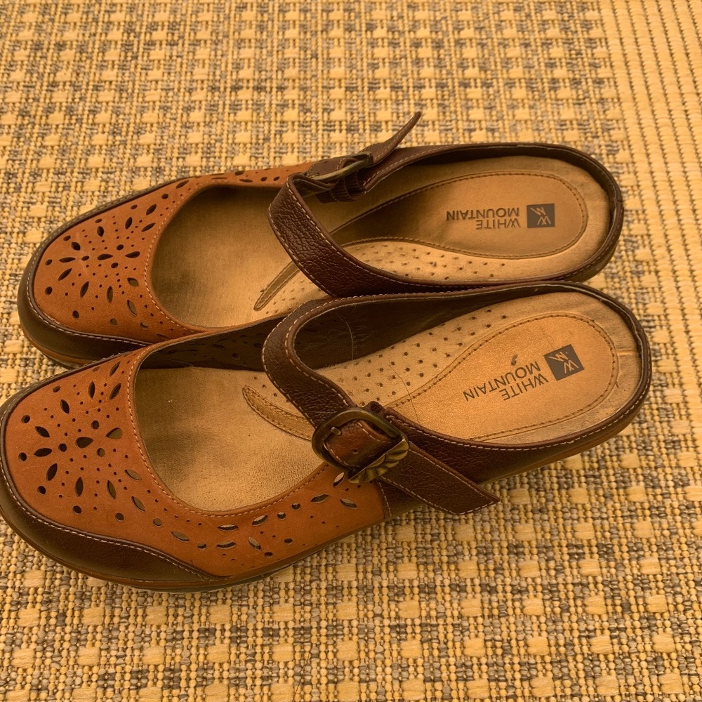 White mountain female wedge shoe